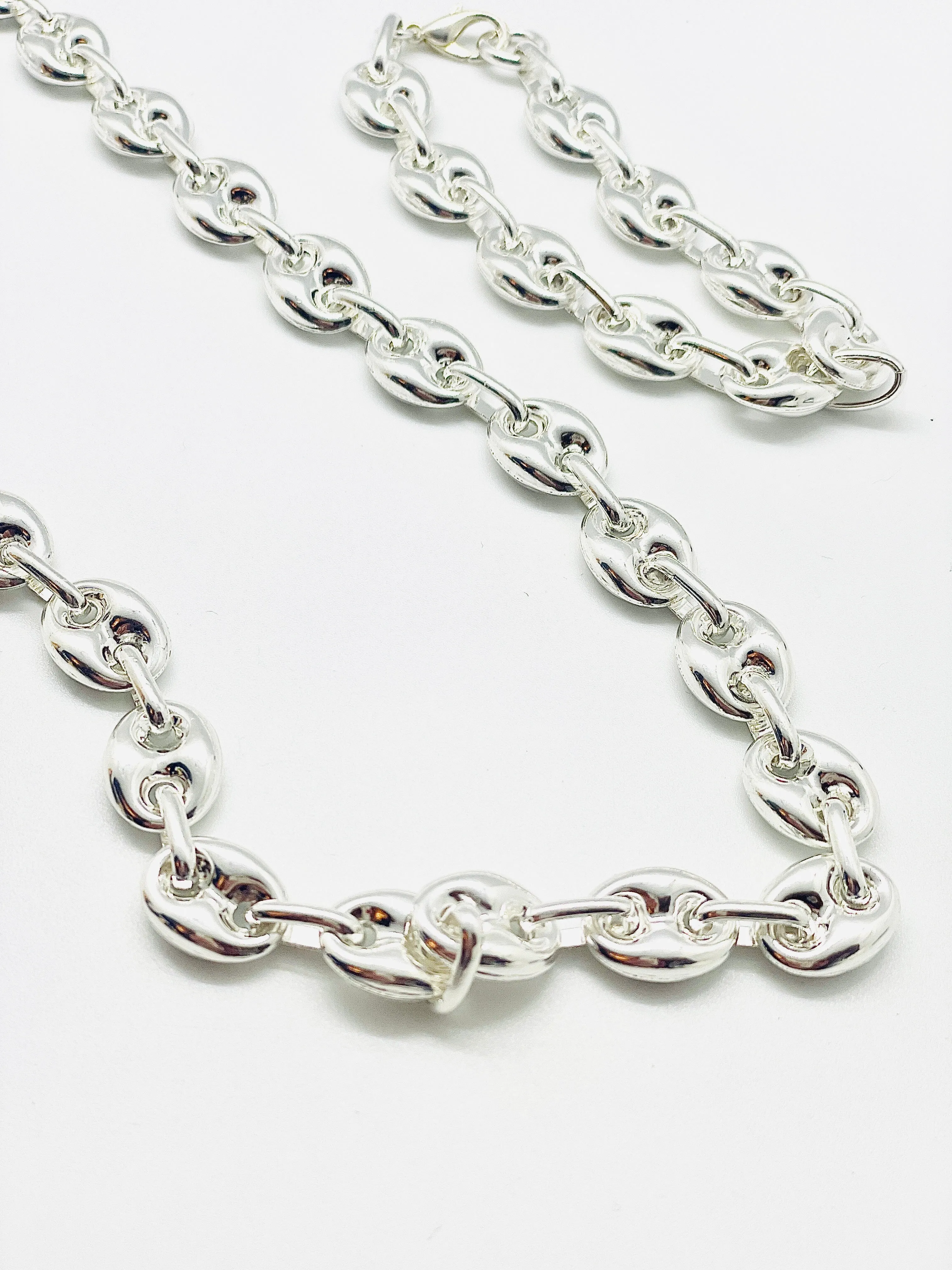 Elegant 16-Inch GUCCI Mariner Chain Necklace in Premium Quality