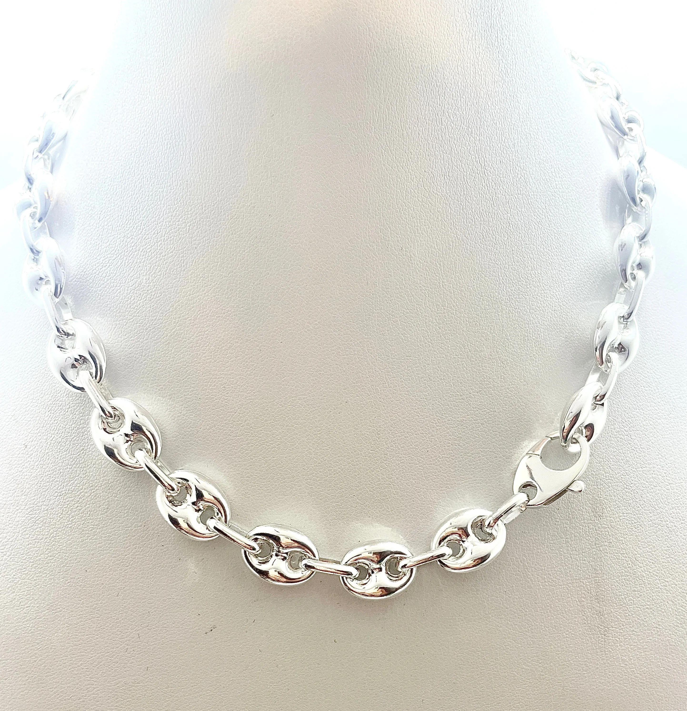 Elegant 16-Inch GUCCI Mariner Chain Necklace in Premium Quality