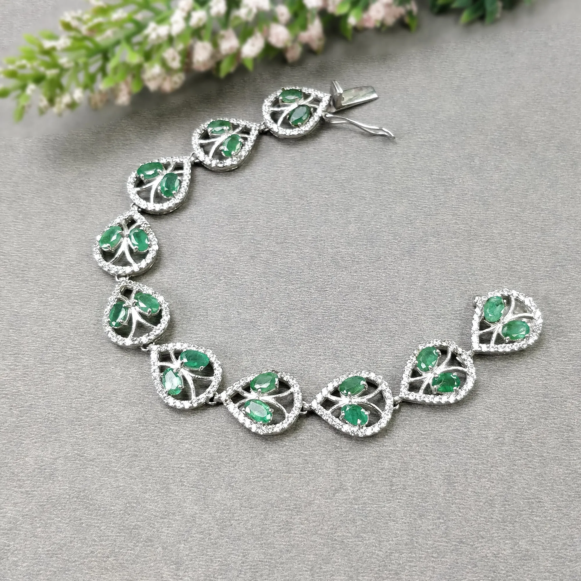 925 Sterling Silver Bracelet : 21.36gms Natural Untreated Green Emerald Gemstone With CZ Oval Prong Set Tennis Bracelet 7.5"