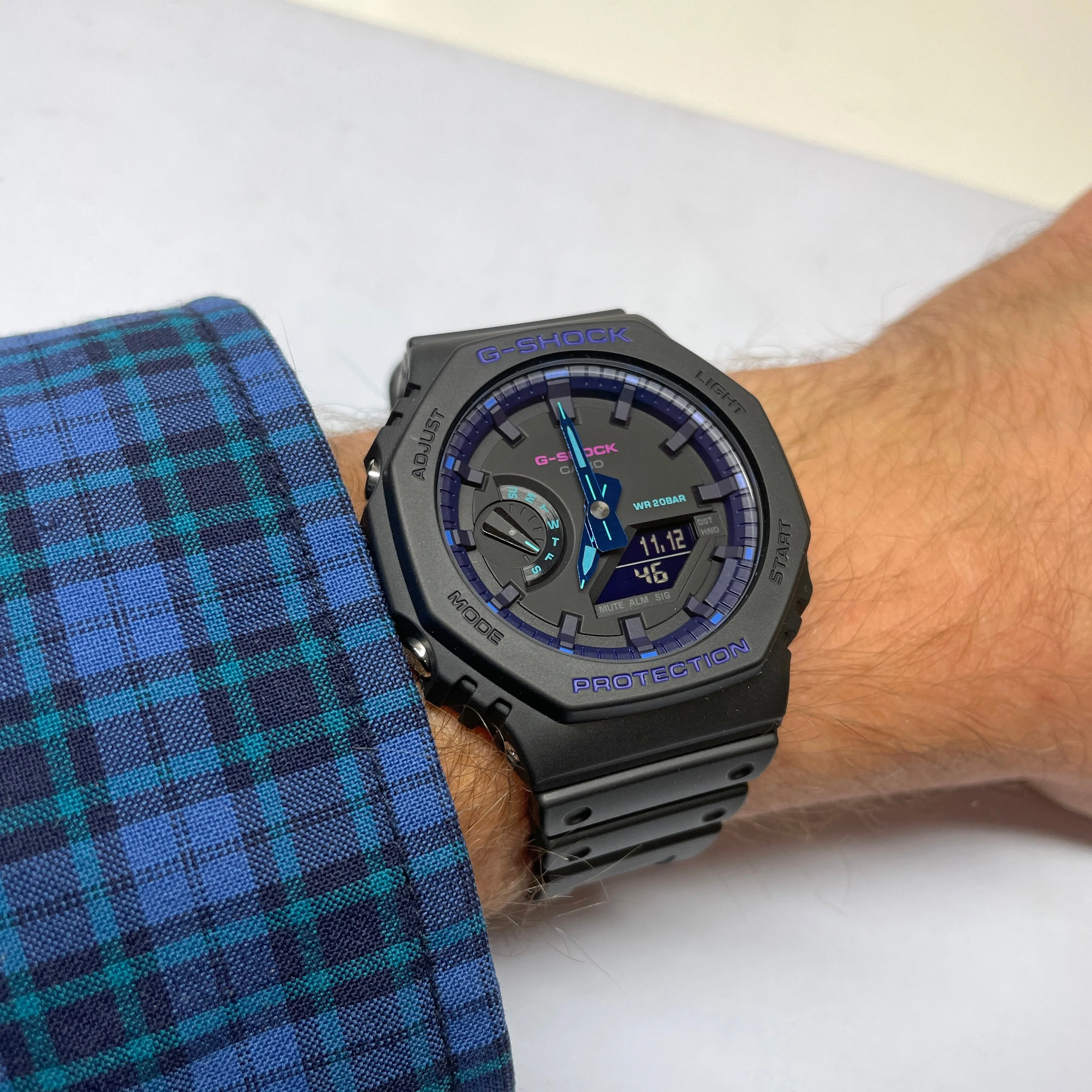 Casio G-Shock Black Carbon CasiOak Virtual World Blue Violet GA2100VB-1A