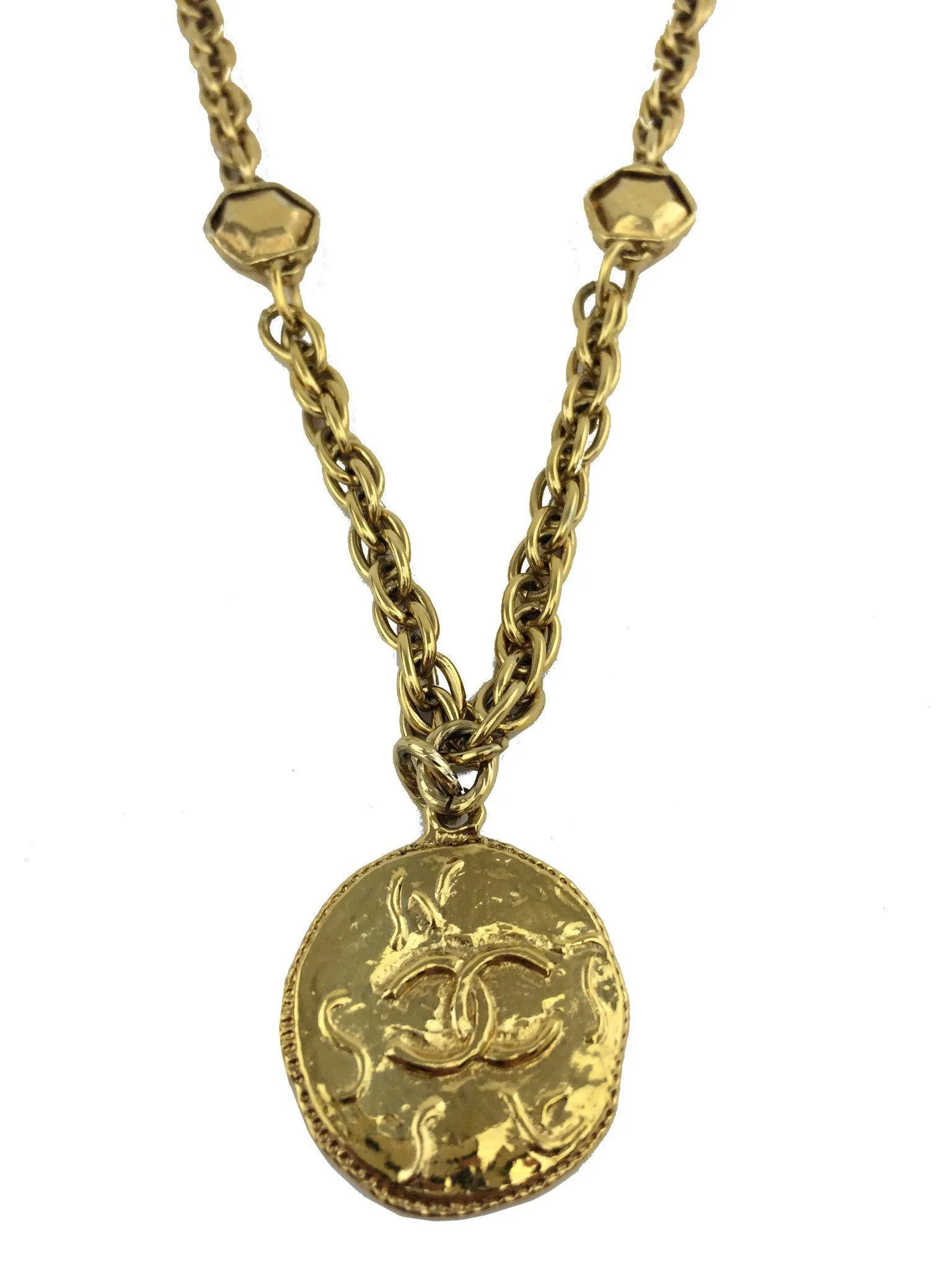 Elegant Chanel CC Medallion Pendant Necklace with Luxurious Gold-Tone Finish