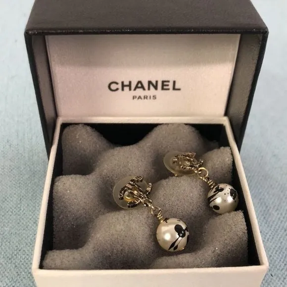 CHANELPearl with Black Splatter CC Logo Dangle Earrings/Box