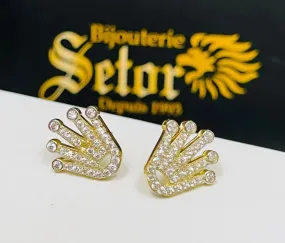 Crown stud earrings