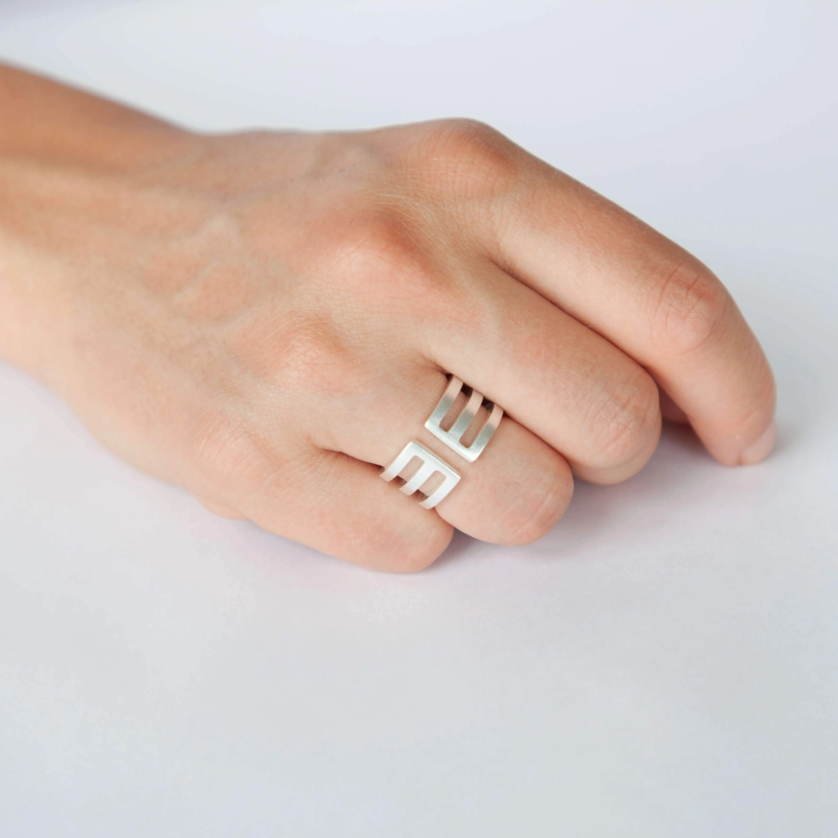 D 244 -Trio Round Ring