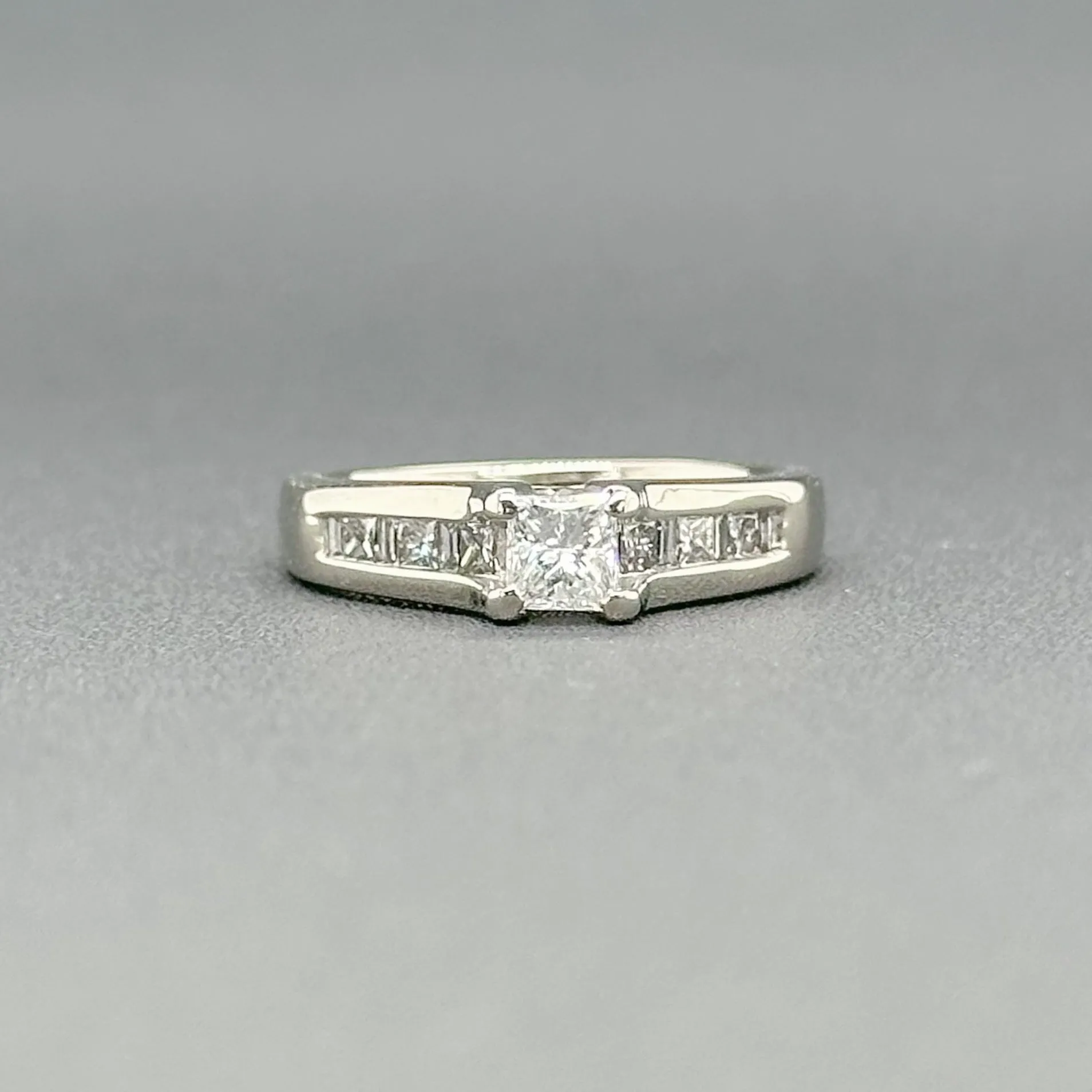 Estate 14K W Gold 0.80cttw G-I/SI1-2 Diamond Engagement Ring