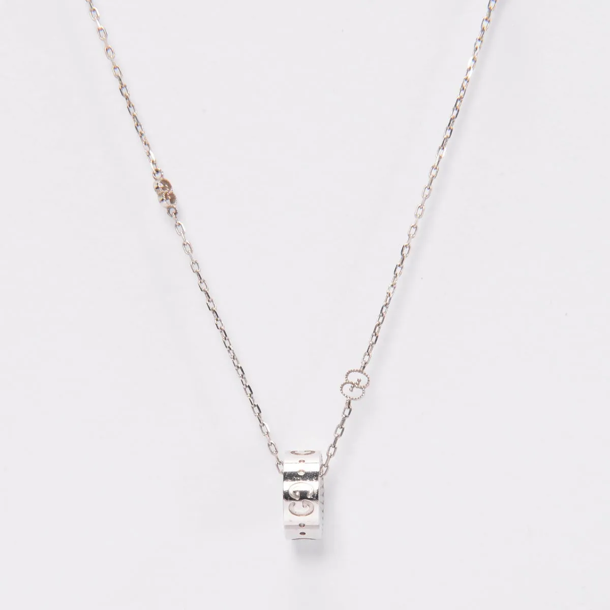 Gucci 18k White Gold Icon Heart Necklace