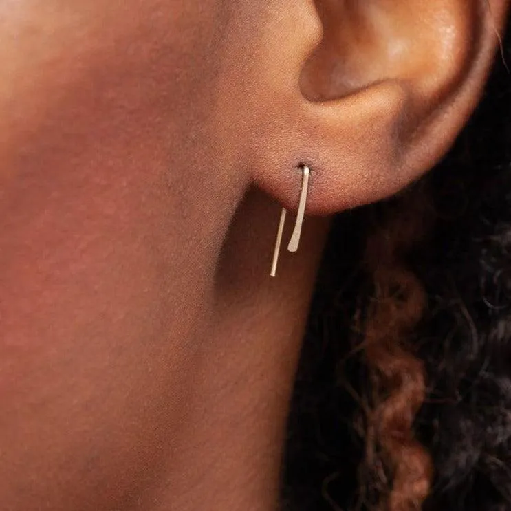 Indra Staple Threader Earrings in Gold