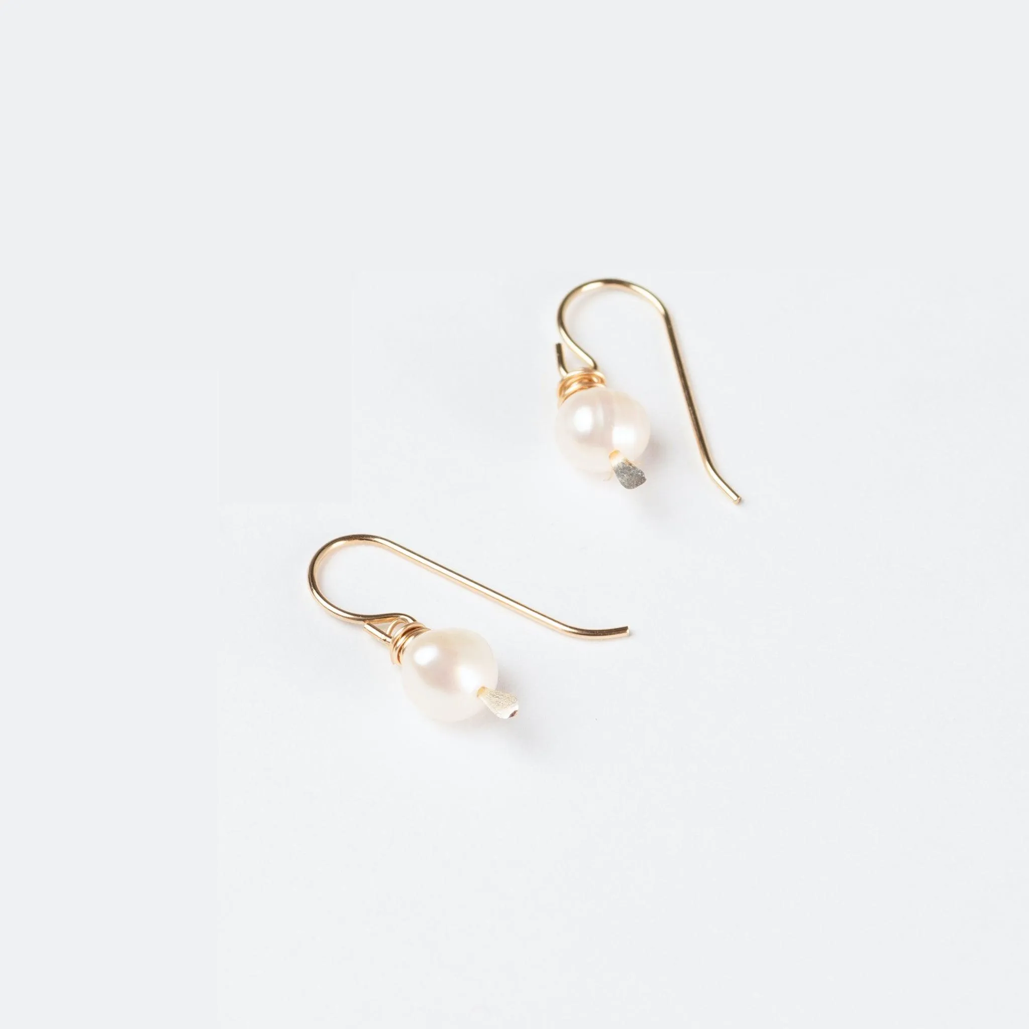 Leeda Pearl Earrings in Gold