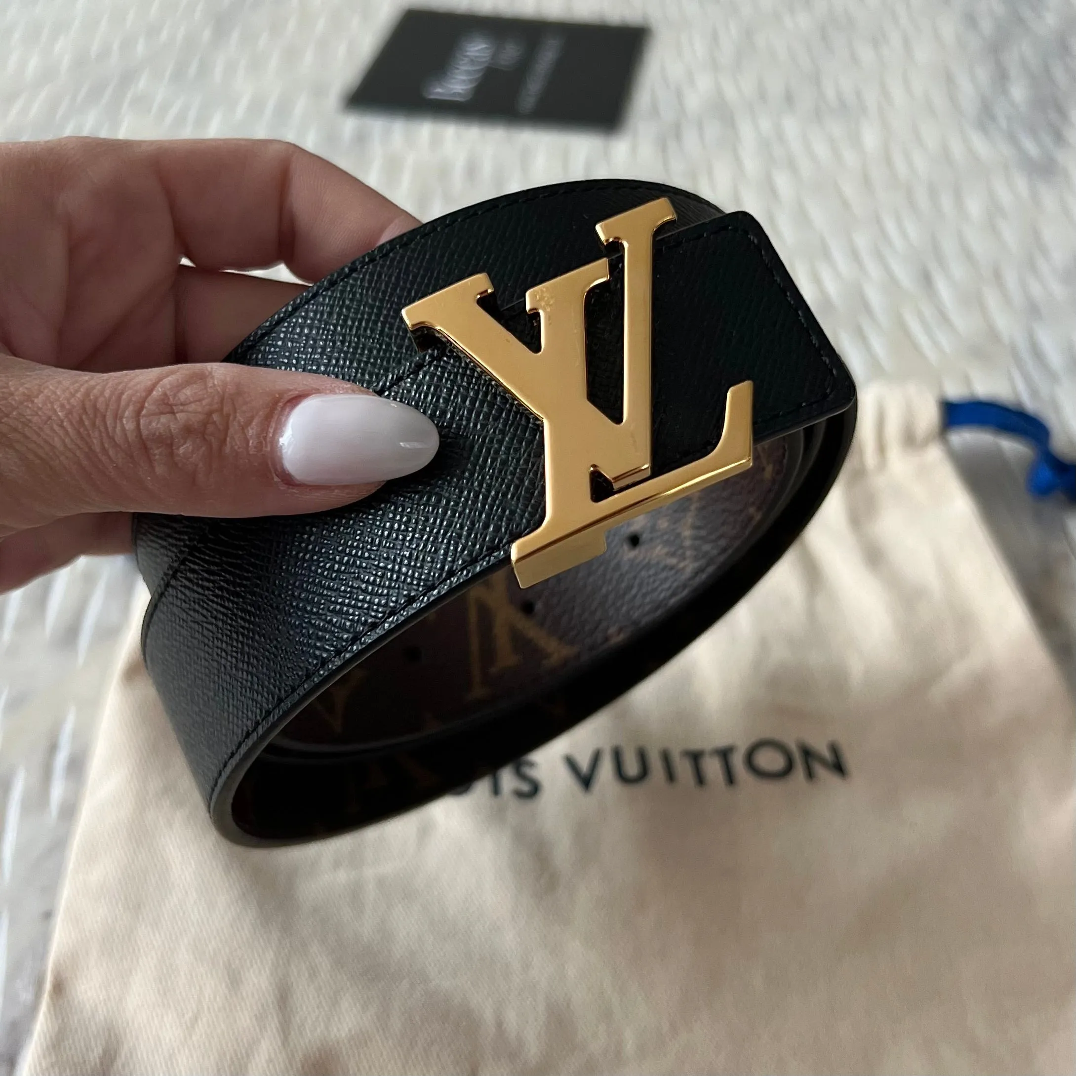 Louis Vuitton LV Initiales 30mm Reversible Leather Belt for Men and Women - Stylish Luxury Accessory