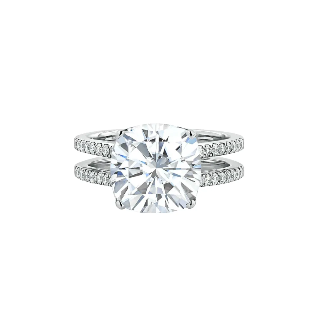 MINDY MOISSANITE RING