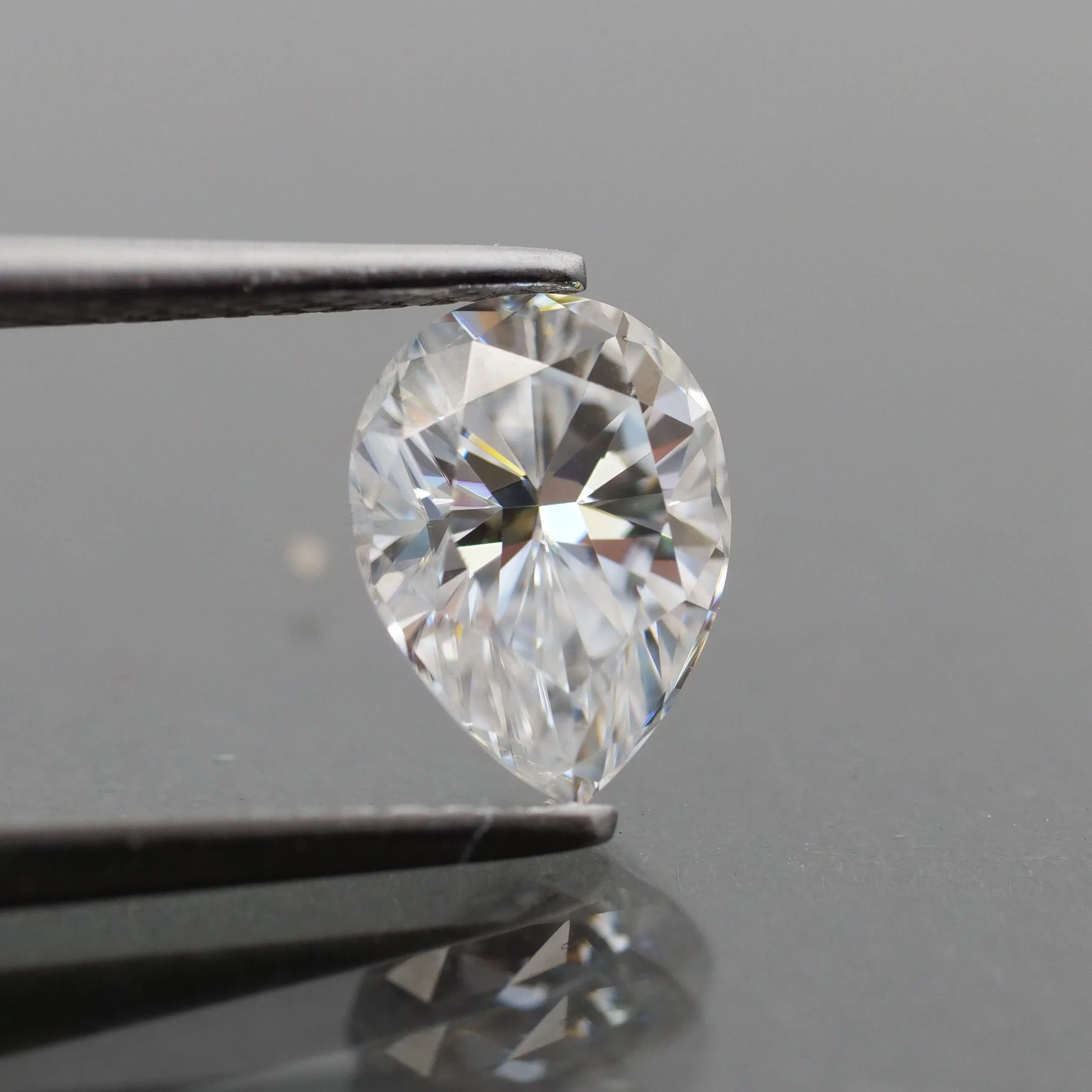 Moissanite | pear cut 8x6 mm, G color, VS, 1.25 ct