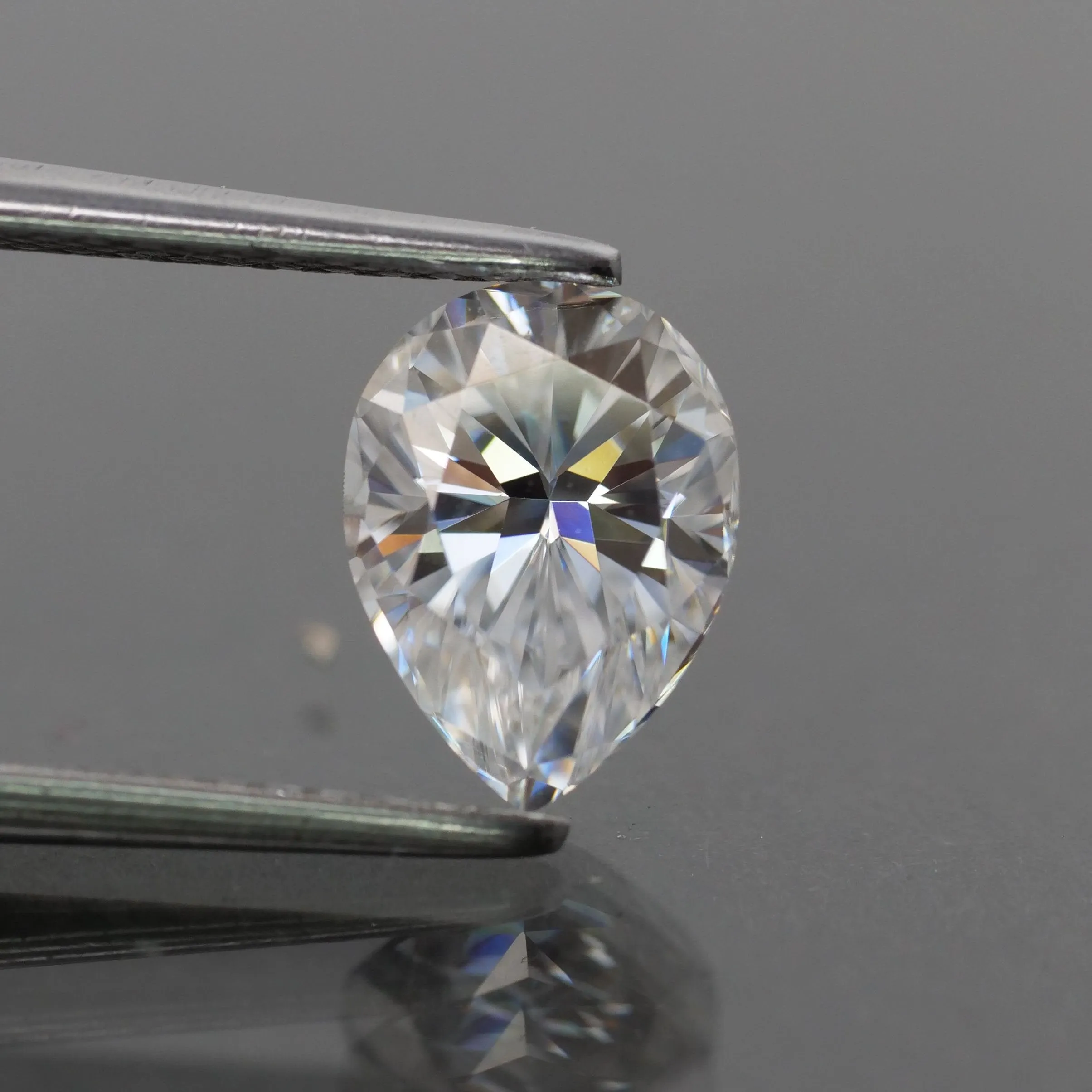 Moissanite | pear cut 8x6 mm, G color, VS, 1.25 ct