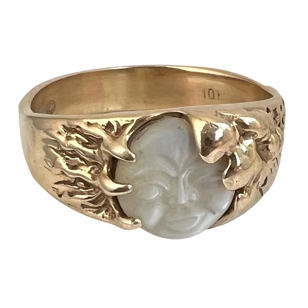 10K Yellow Gold Vintage Moon Face Ring with Mother of Pearl - Size 9.75