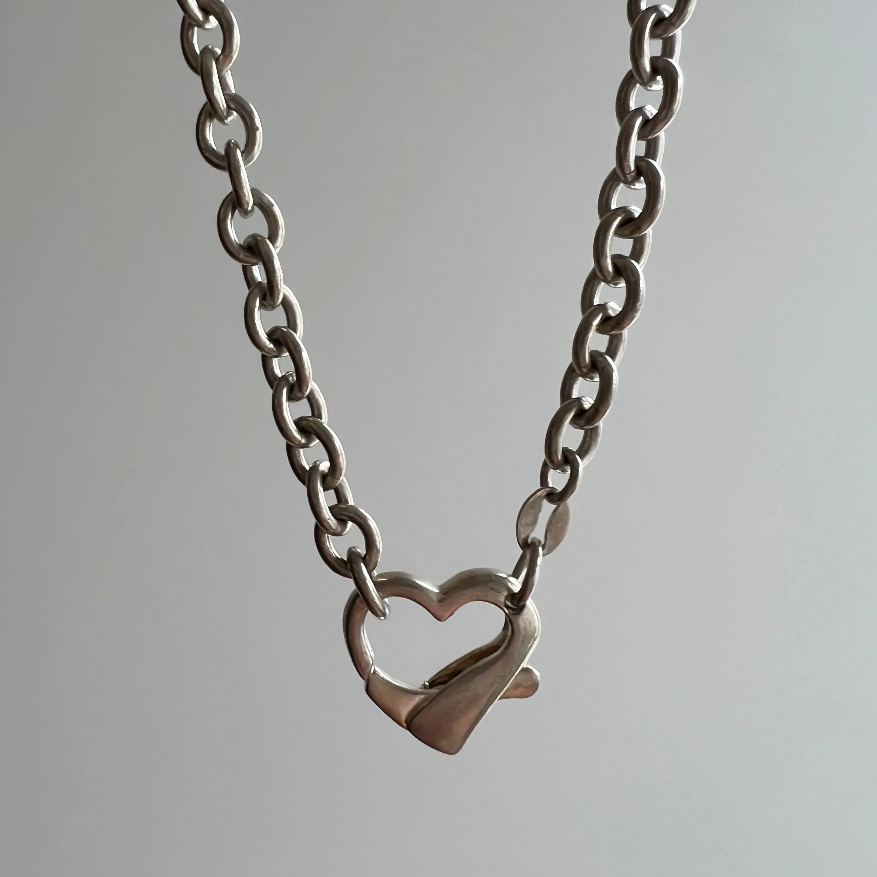 V I N T A G E // sealed with a heart / sterling silver chunky cable chain with a heart clasp pendant holder / 18.25