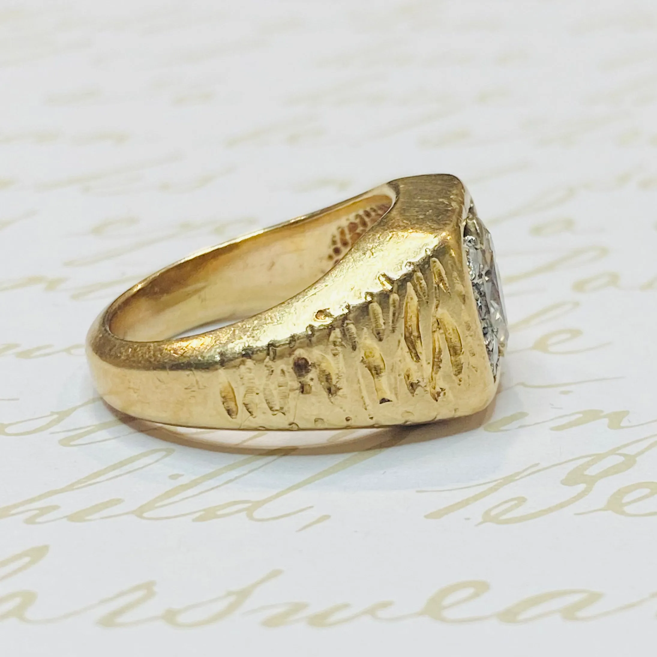 Elegant Vintage 14K Yellow Gold Ring with Diamonds