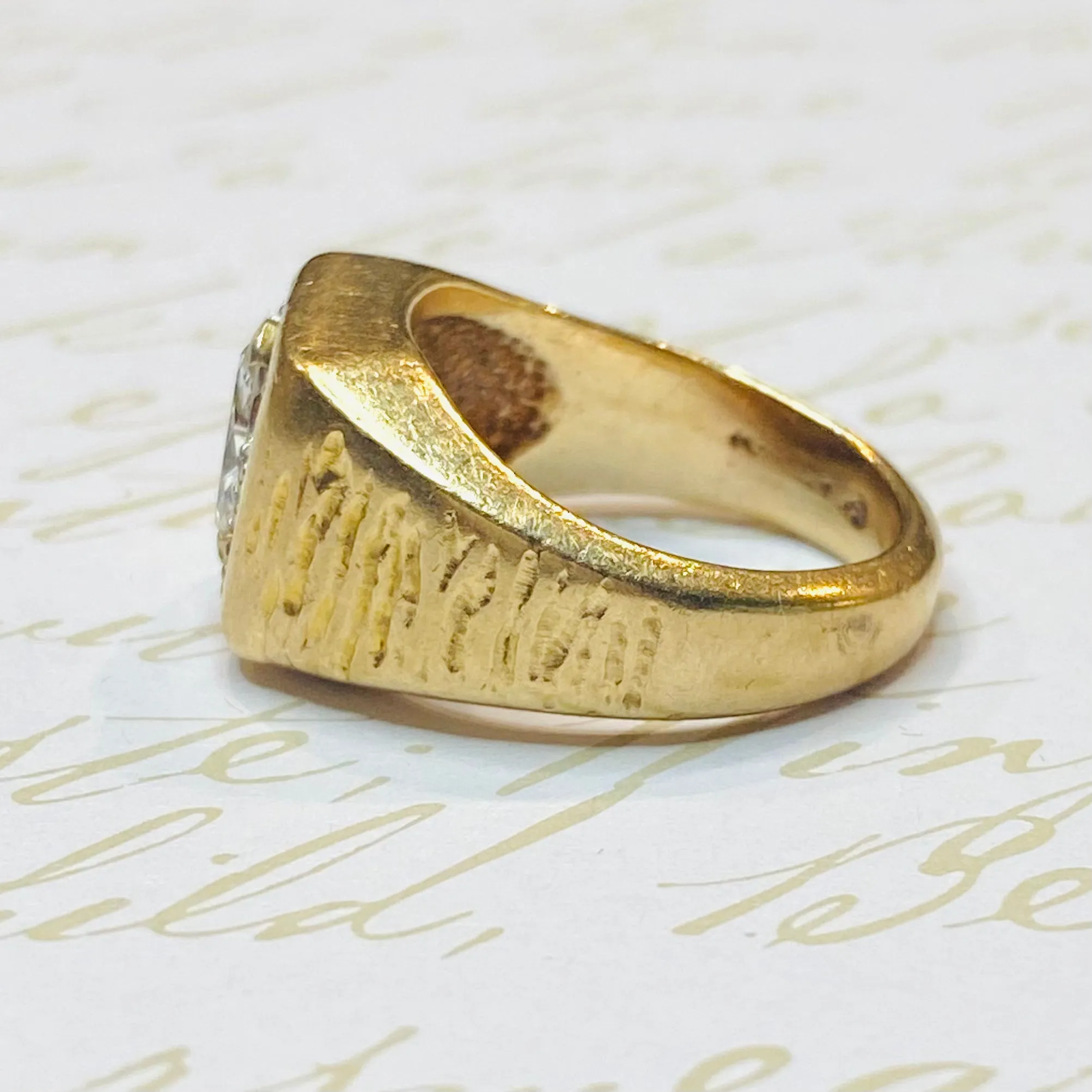 Elegant Vintage 14K Yellow Gold Ring with Diamonds